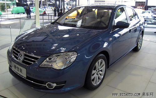 【泛亚电竞官网】休闲T恤搭配牛仔宽腿裤,让你时尚又白搭(图3) 泛亚电竞